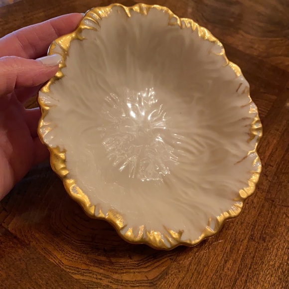 Lenox Fine China 24k Hand Painted Round Leaf form Dish - Picture 8 of 8